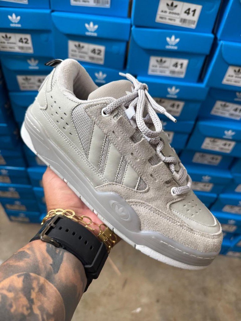 ADI2000 Gris Hombre, foto 1