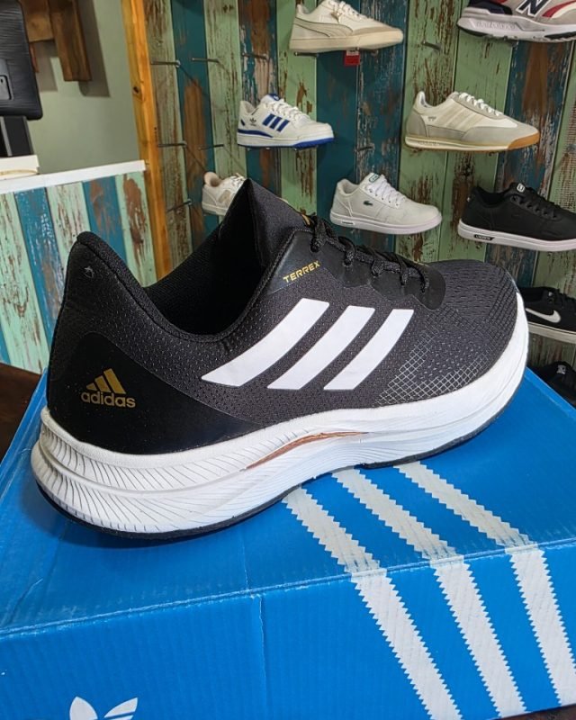 Adidas Terrex Negra Dorado