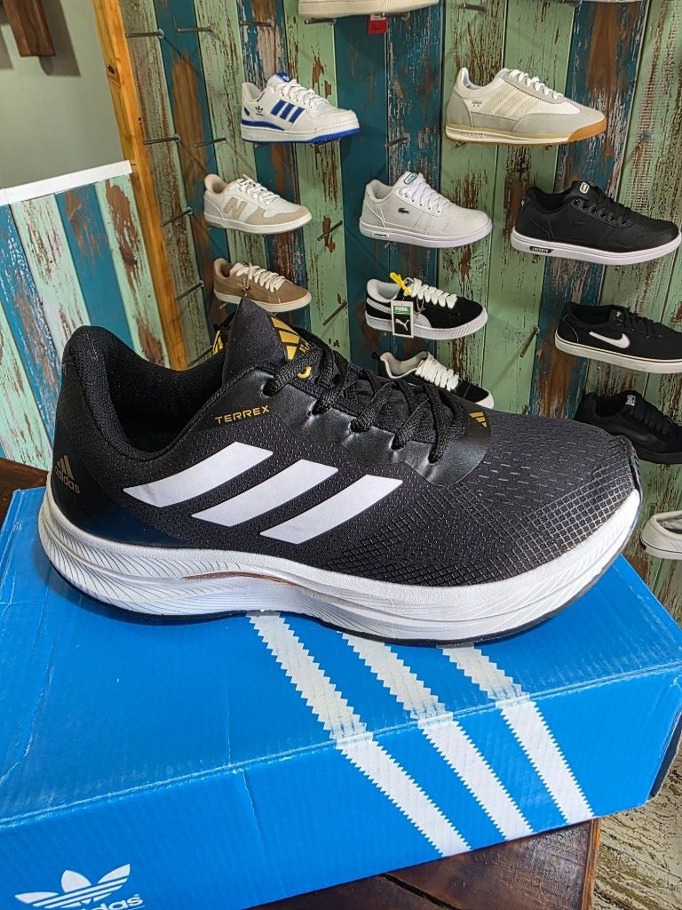 Adidas Terrex Negra Dorado, foto 2