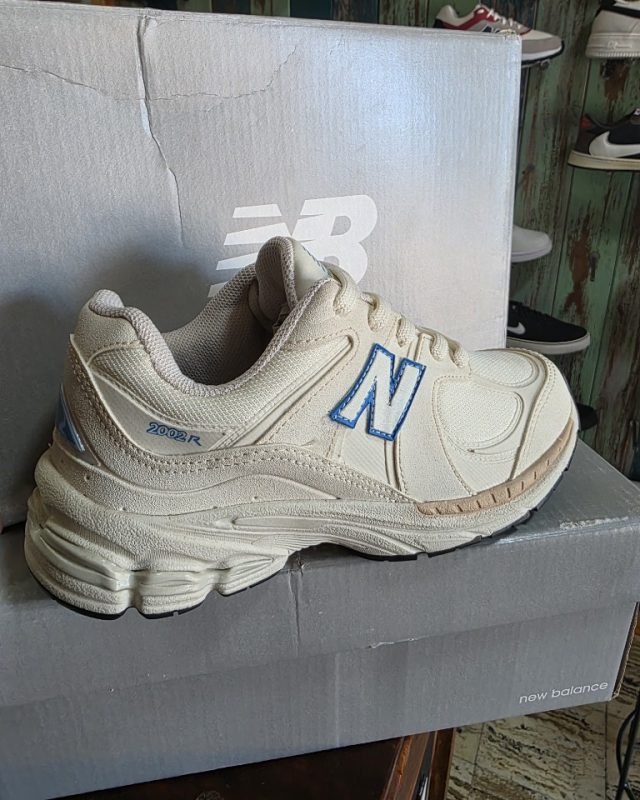 New Balance N2002