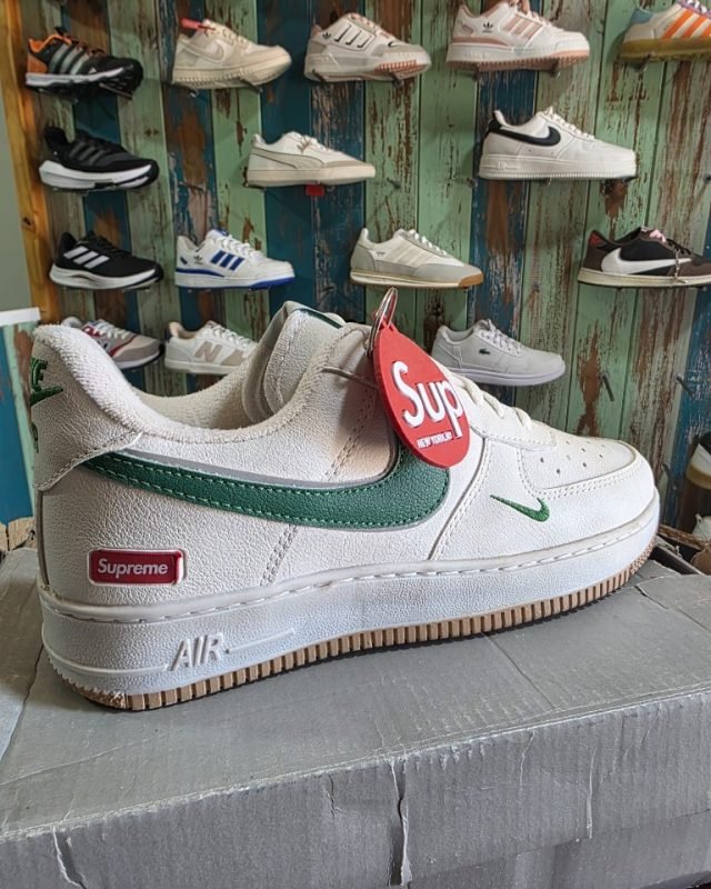 Nike Air Supreme