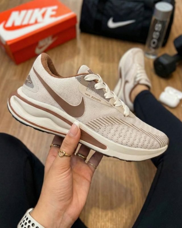 Nike Atlas Zoom Beige Dama