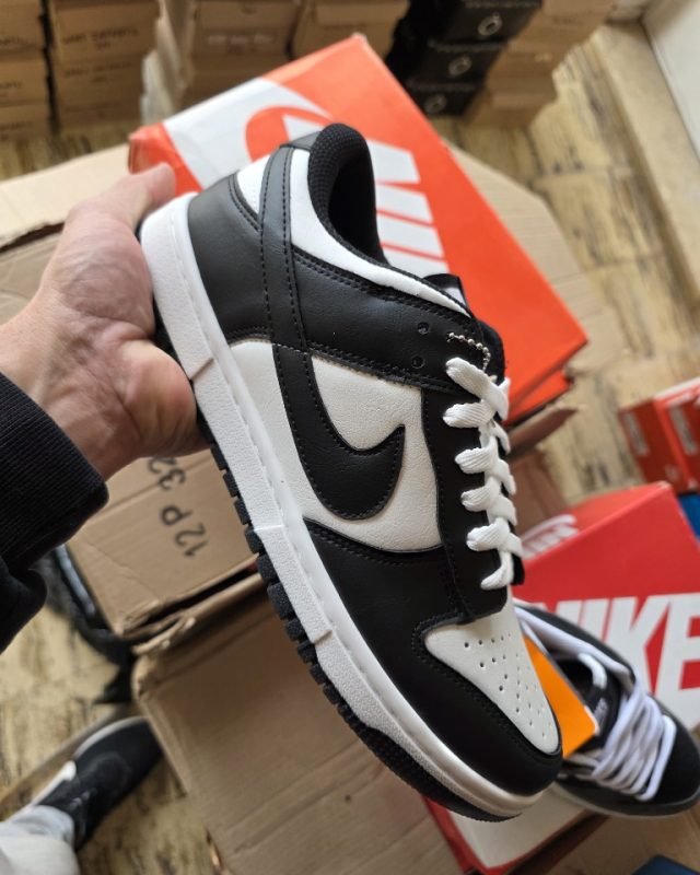 Nike Dunk Low Blanco y Negro