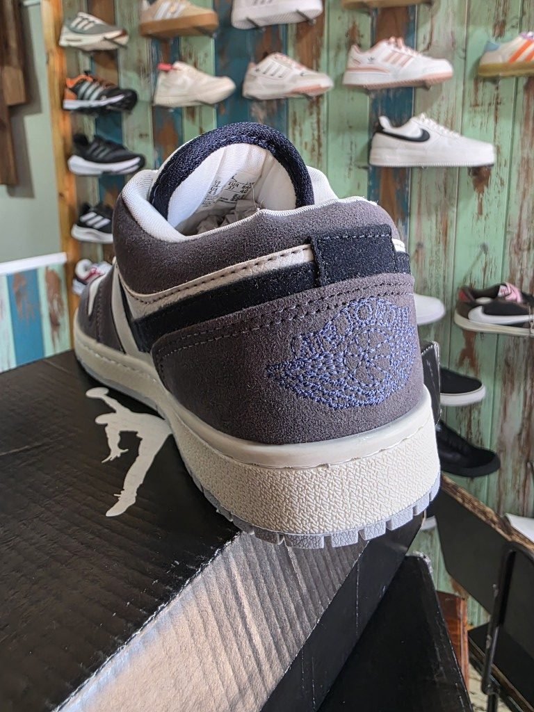 Nike Jordan Gris/Negro Gamuza, foto 3