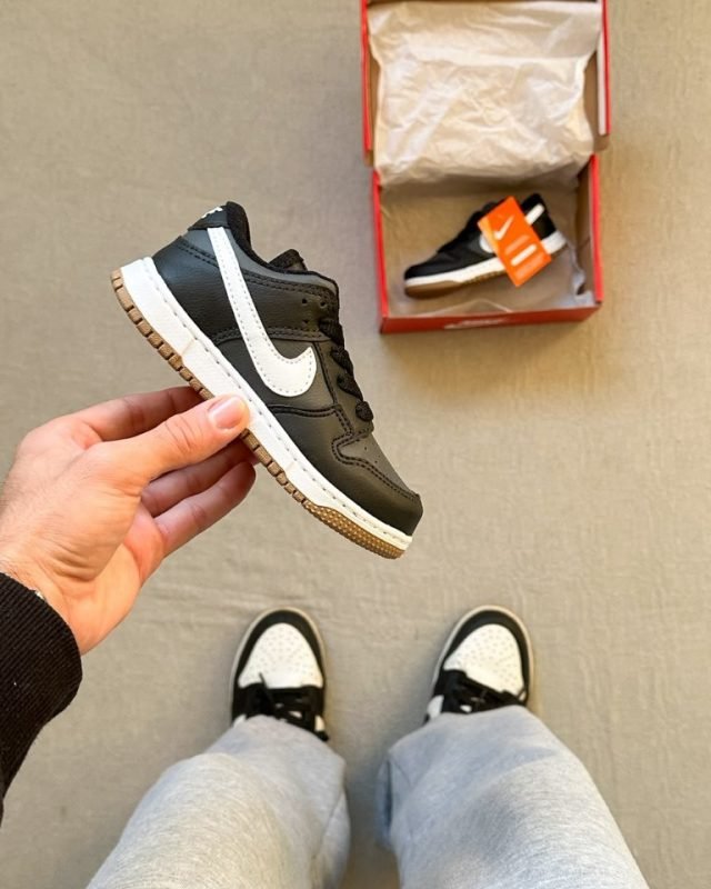 Nike Negras y Blancas Infantiles Unisex